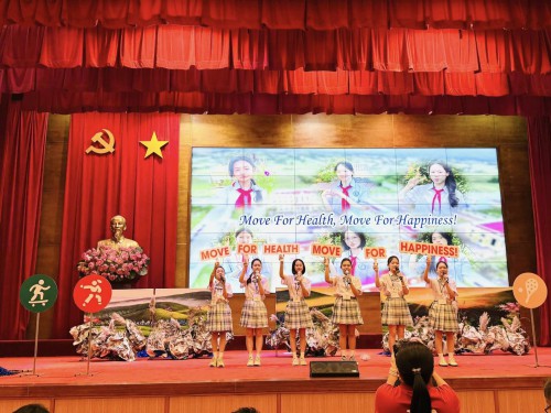 CLB TIẾNG ANH TRƯỜNG THCS QUẢNG HÀ ĐẠT GIẢI THƯỞNG “TÀI NĂNG XUẤT SẮC NHẤT” TẠI HỘI THI CÂU LẠC BỘ TIẾNG ANH CẤP TỈNH NĂM 2025